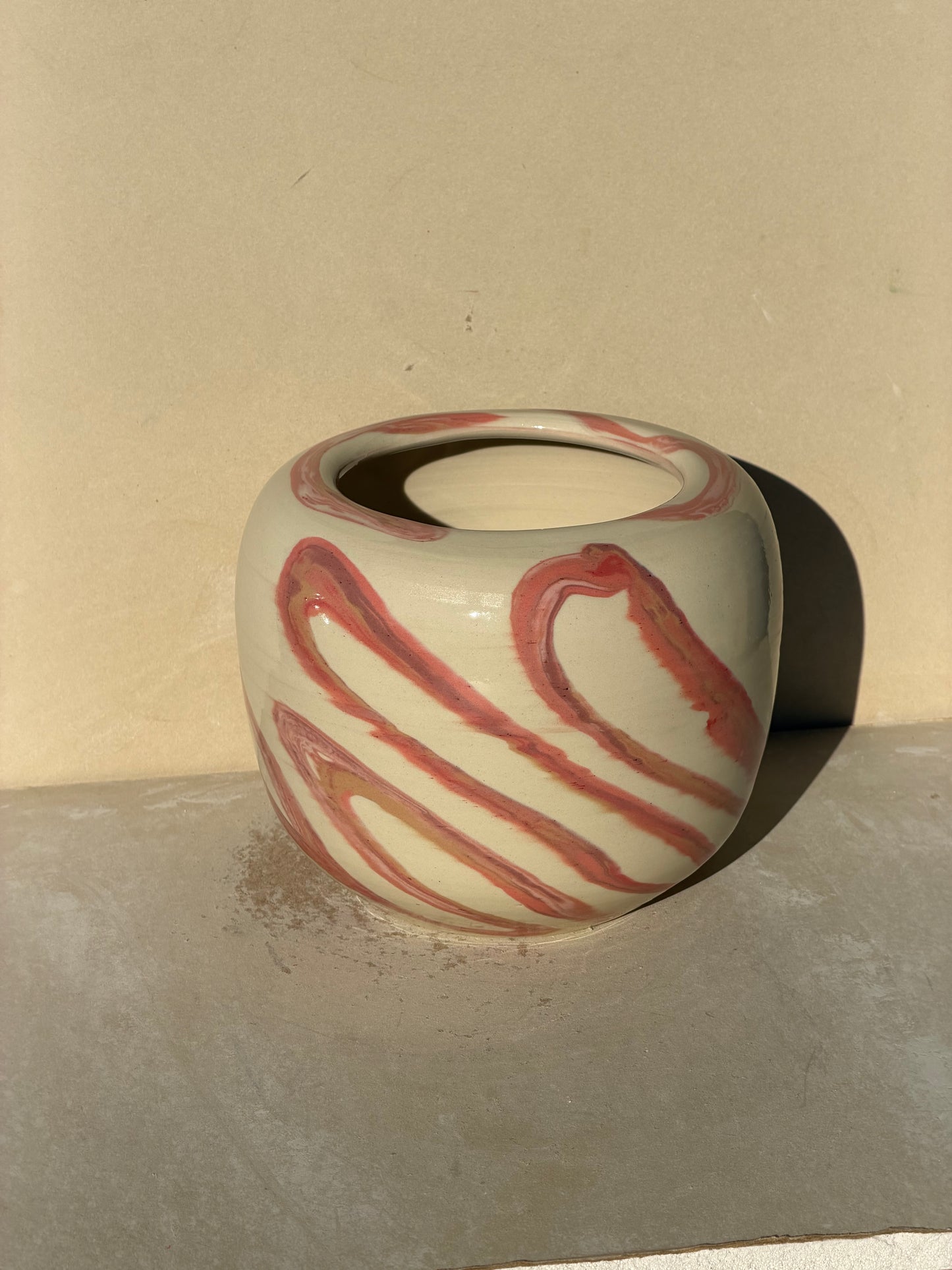 Reds Twist up Vase