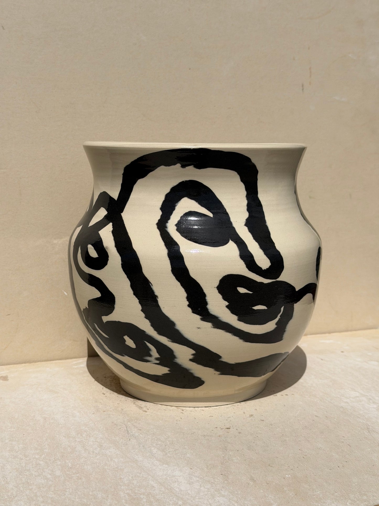 Faces Vase